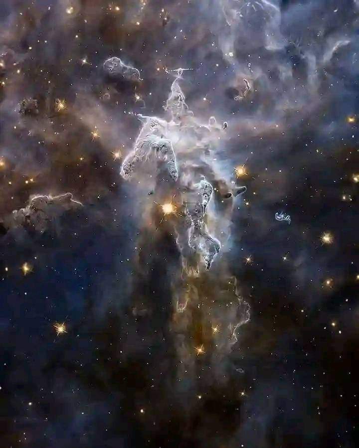 The Carina Nebula, a breathtaking celestial masterpiece nestled 7500 light-years away. 📸 NASA/Hubble