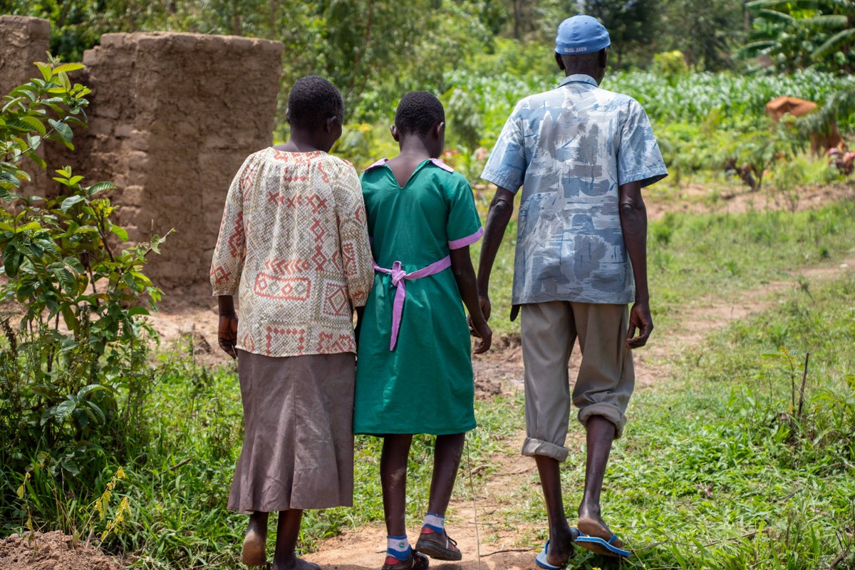 ICS_SP's tweet photo. Skilful Parenting #SP is an evidenced based care-giving and family support programme by @ICS_SP designed together with communities in Africa to improve the well-being of vulnerable children and their families. #ChildWellbeing
#SafeChildhood
#NurturingEnvironments https://t.co/uC1lrEvQJ4