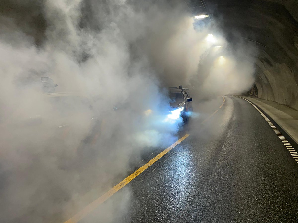 Brannøving i E39 Skrikebergtunnelen dlvr.it/T6ZfTh