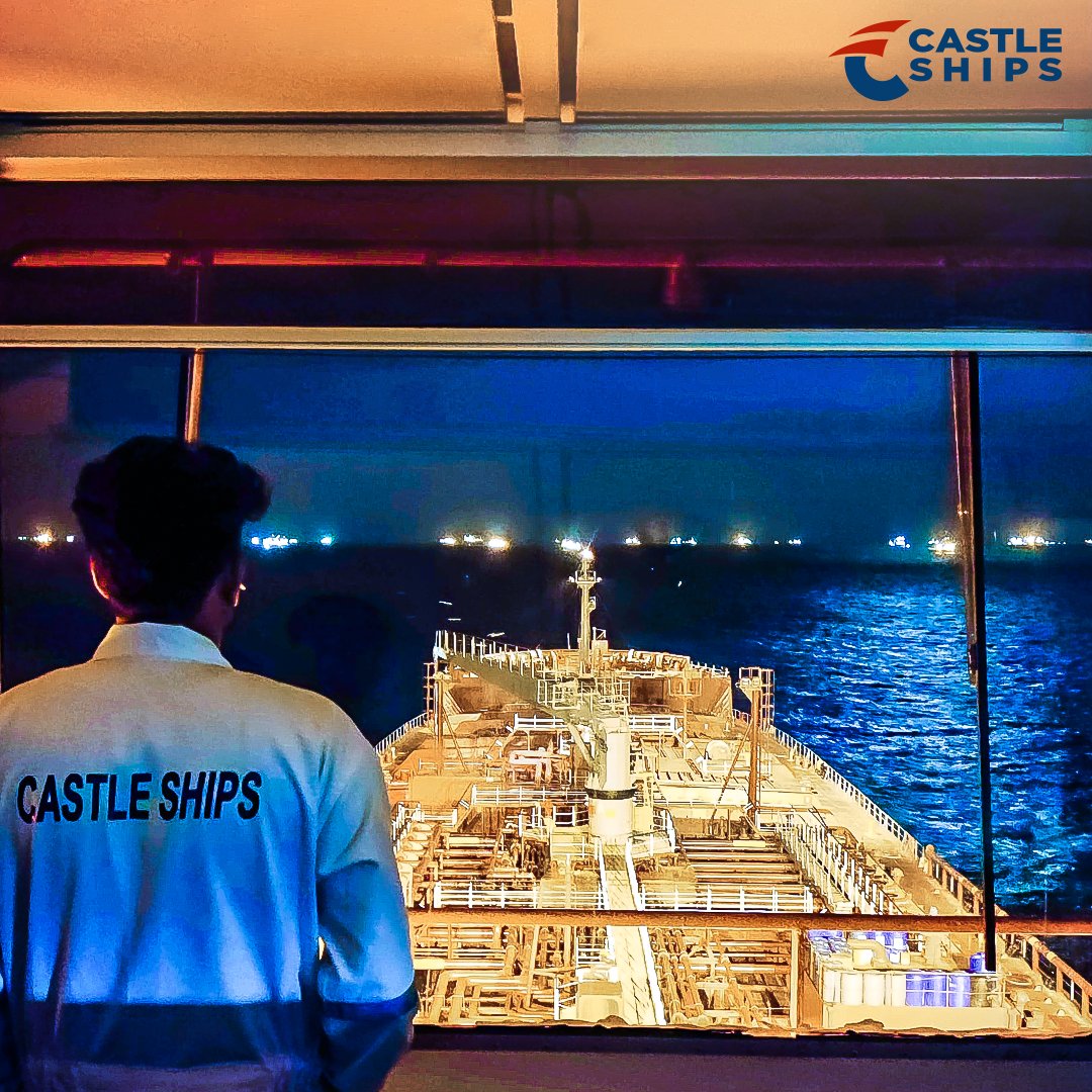 CastleShips's tweet photo. Take a moment amidst the everyday hustle to look around and enjoy the views. ​

Shot onboard M.T. Hari Priya​

#CastleShips #LifeAtSea #crewlife #seafarer #shiplife #maritime #seascapes https://t.co/sJ9MyNct8T