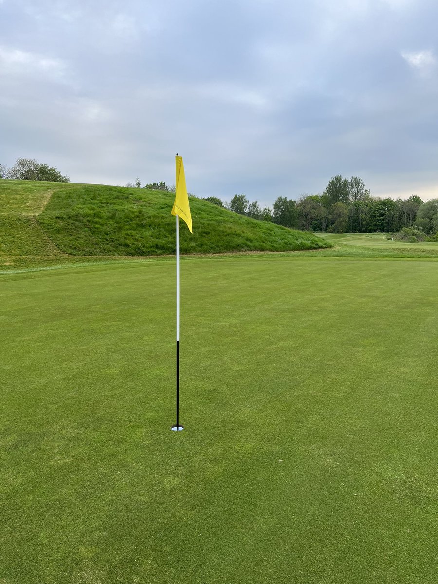 azzabazza86's tweet photo. It’s new hole cups and flags day @ReddishValeGC course staring to come alive with this welcomed dry spell 👌🏻 @RVGCgreens smashing it out the park 💪💪 https://t.co/Vucn2UfyNi
