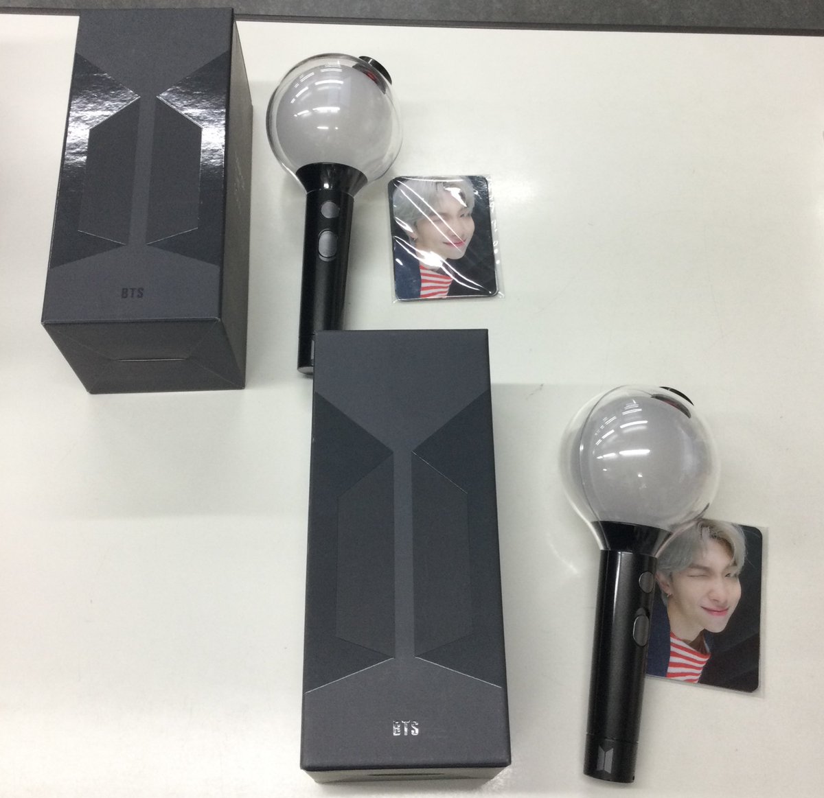 BTS #방탄소년단 BTS ペンライトSE入荷? トレカ7枚つき！ 全国で上映 
