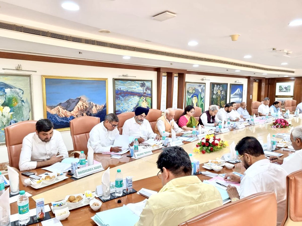 drusawasthi's tweet photo. Congratulations to the current Board and Committees of IFFCO for its successful tenure which is ending today on May 08, 2024. The existing Board had taken over on May 14, 2019, the progress made by the Society had been outstanding in terms of Production, Sales and Operating Results. IFFCO achieved its highest turnover, profit and production along with successful launch of IFFCO Nano Urea and Nano DAP. The current Board and its Committees held 186 Nos. of Meetings overall. The Board has always upheld cooperative values and principles.
The decisions have been taken in transparent and judicious manner, and in complete consideration of the economic and social upliftment for its Members. On my personal behalf and on behalf of my colleagues as well as IFFCO family members, I express deep gratitude and sincere thanks to Shri Dileep Sanghani @Dileep_Sanghani Ji, Chairman, Shri Balvir Singh, Vice-Chairman and all the Board Members for their valuable guidance and contribution in conducting the affairs of the Society.
