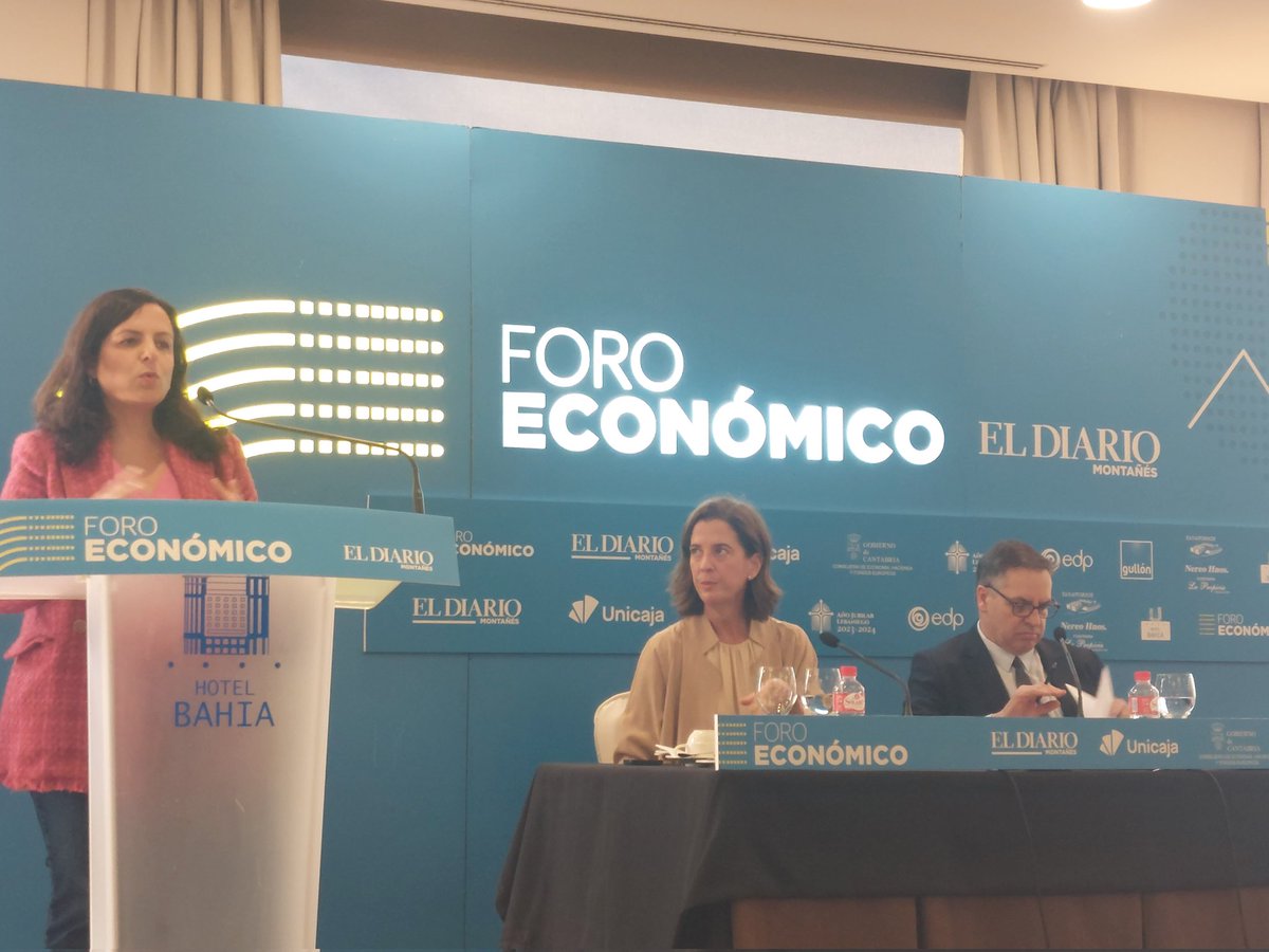 Asistimos al #ForoEconómico de @dmontanes con #AlejandraKindelan, presidenta de @Aebanca , con la que mantenemos un diálogo sobre la situación del sector #bancario. @cantabriaes @EnergiaEDP @UnicajaBanco #HnosNereo @HotelBahiaSDR