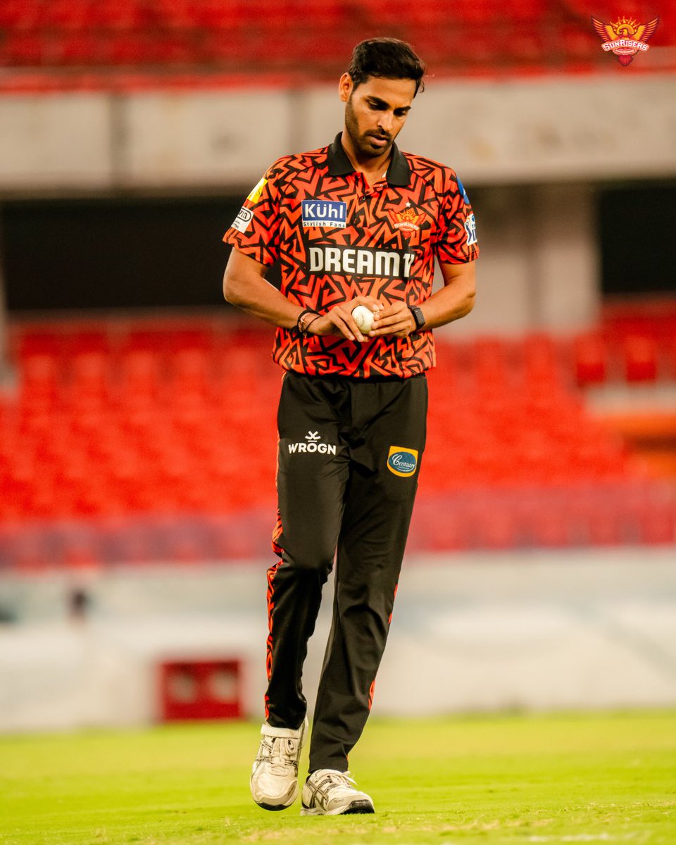 Bhuvi. Tonight. In front of a roaring Uppal crowd 😍🧡 #PlayWithFire #SRHvLSG