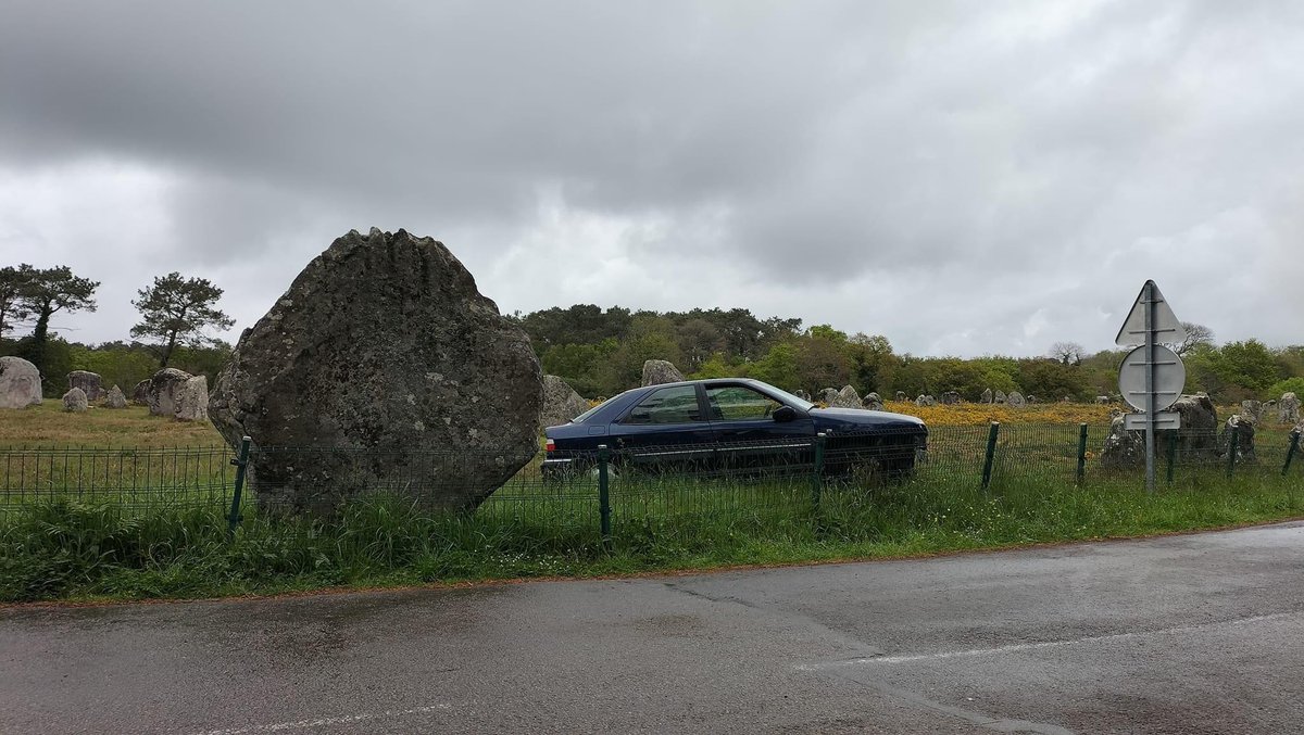 Menhir 2.0 😅😂 #Carnac #Bretagne