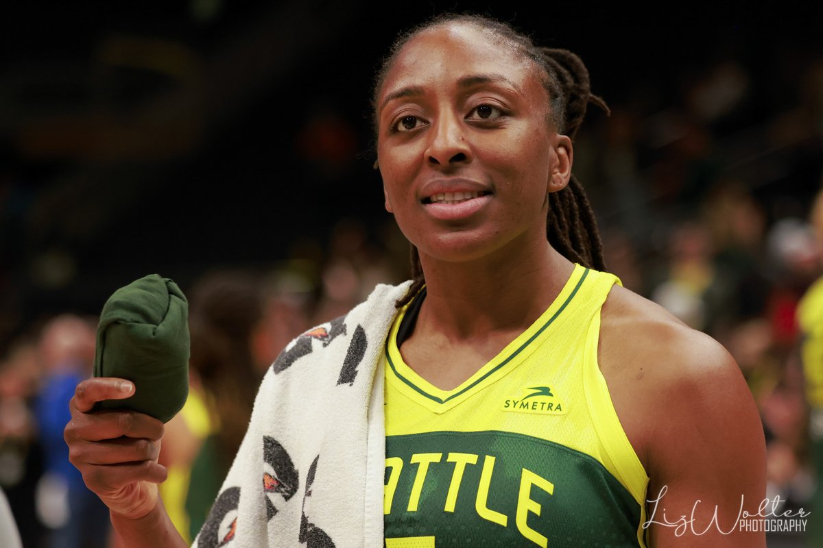 Here are four favorite photos of Nneka Ogwumike (@nnekaogwumike) from last night's @seattlestorm win over the @PhoenixMercury, as taken by our photographer on assignment @wolter_liz. #SeattleStorm #NnekaOgwumike #WNBA