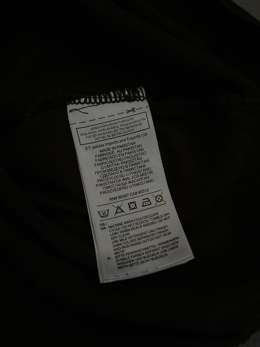 ส่งต่อ Adidas 3 stripes แท้ (590.- from 1300.-)  อก 44 ยาว 25.5 
#ส่งต่อเสื้อผ้า #ส่งต่อเสื้อผ้ามือสอง #เสื้อผ้ามือสอง #โล๊ะตู้เสื้อผ้า #ส่งต่อ #เสื้อผ้ามือ2 #ส่งต่อadidas #adidasthailand 
#vghbkk #vghมือสอง #vghbkkส่งต่อ #sleepymurphy #uxryclub #อะดิดาส