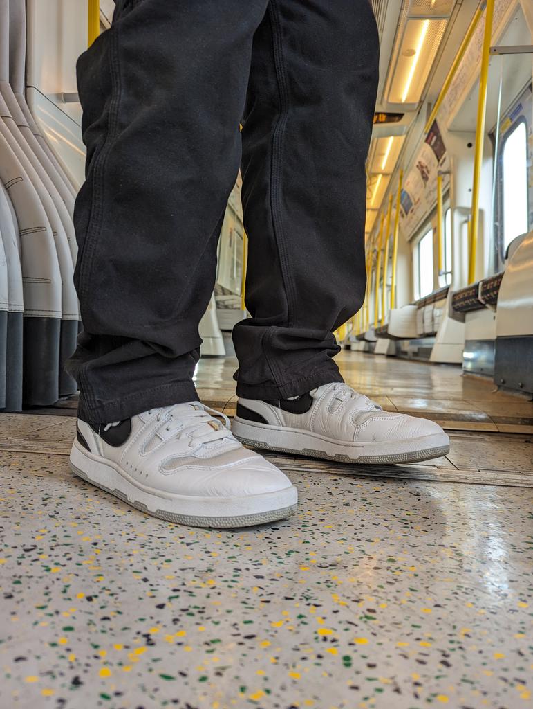 DJLBIZ's tweet image. Couldn't resist trying to get a snap on an empty morning train. I'm not sure how many people really dig the Max Attacks, but I'm fine with that.
#macattack #nikeattack
#snkrsliveheatingup #snkrskickcheck 
#woft #kotd #yoursneakersaredope