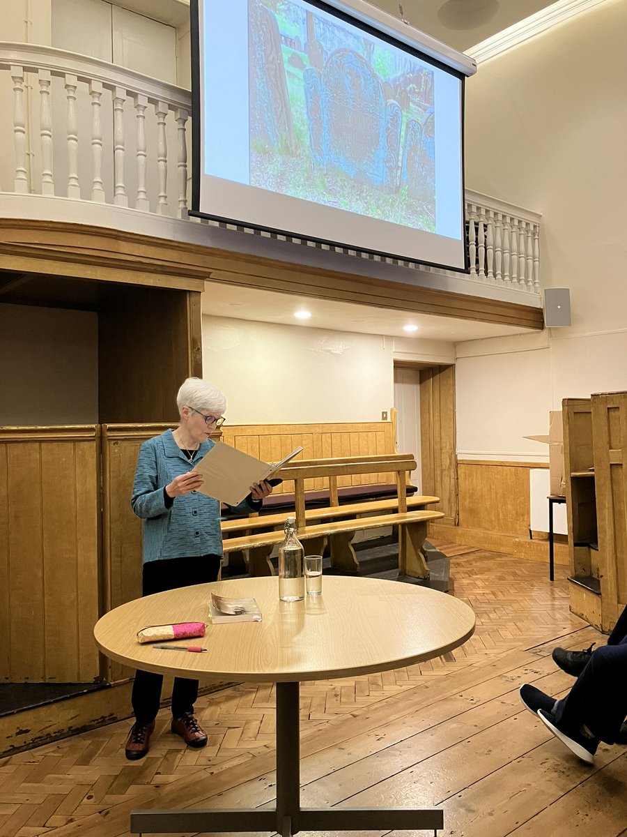 We were delighted to welcome @SarahDixwell to Huntingdon last night, who gave a fascinating talk on her ancestor, the regicide John Dixwell, and her investigations into his life! Many thanks Sarah! 😀