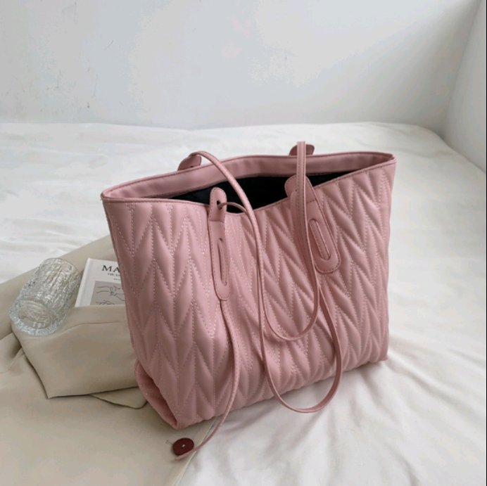 bbybeargirl9's tweet image. Tote bag yang worth it banget buat anak kuliahan, selain cantik dia juga muat banyak man teman🧚‍♂️
shope.ee/5V9DiC0W28