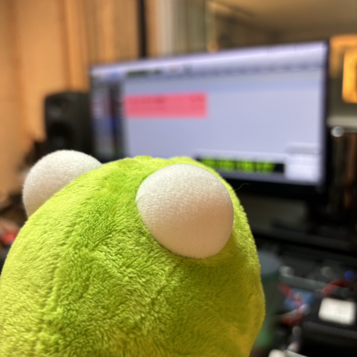 audien_official's tweet photo. <피를 마시는 새> 연기 녹음 Start🔥

드디어 드디어!!!!!!!! 

피마새 목소리 실존합니다 여러분 
아실이랑 지멘이 제 옆에서 말을 해요ㅜㅠㅜㅜㅜㅠㅠㅠㅜㅠㅜ

성우님들 최고시다,,,✨

녹음 현장 자주 보여드릴 테니
많이 기대해 주세요💚 https://t.co/YKRkfes1VZ