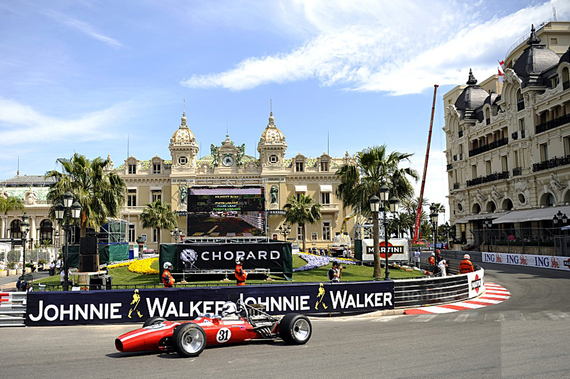 Living through the months of April and May in Monaco is to witness the encounter between past, present and future... Ready for the Grand Prix de Monaco Historique? This 14th edition promises an idyllic flashback with cars by decade since 1924, back to a hundred years of racing!