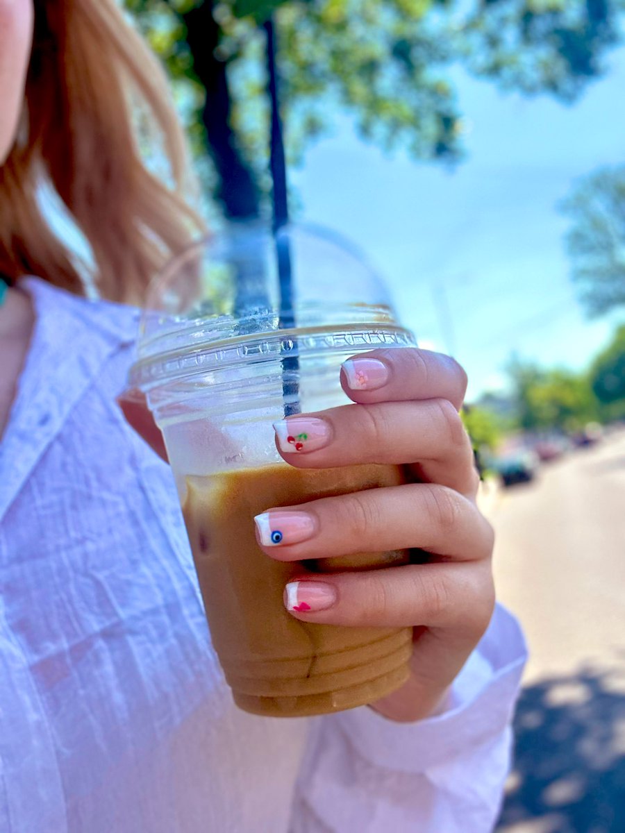 These nails sign petitions, petition.parliament.uk/petitions/6584…