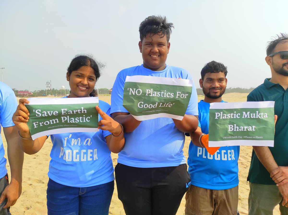 SATTVIC_SOUL's tweet image. Drive No-569
Plogging at Sea Beach,Paradeep
Team @SATTVIC_SOUL celebrated #EarthDay2024 by plogging approx 70 kgs of non-biodegradable specially plastic #trash,those were scattered along the coastline & also disposed them carefully.
#plasticvsplanet
@odisha_tourism