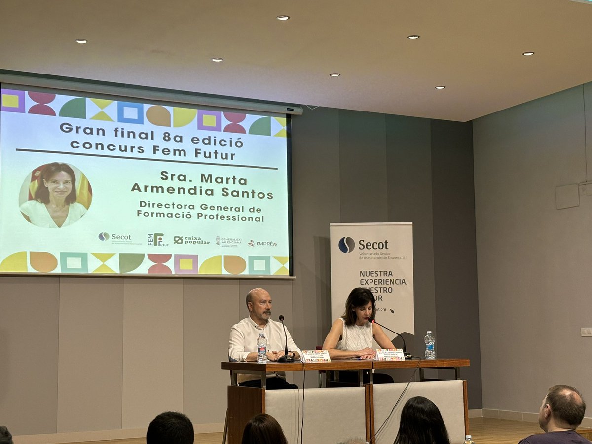 Empieza la gran final VIII Premis Fem Futur en  <a href="/FPValencia/">CIPFP Blasco Ibáñez</a>. Sra. Marta Armendia, Directora General de Formación Profesional, reconoce la labor de #secot en el fomento del emprendimiento
<a href="/GvaSomFP/">GVASomFP</a> <a href="/caixapopular/">Caixa Popular</a> <a href="/CIPFPMislata/">CIPFP MISLATA</a> #empren #fp