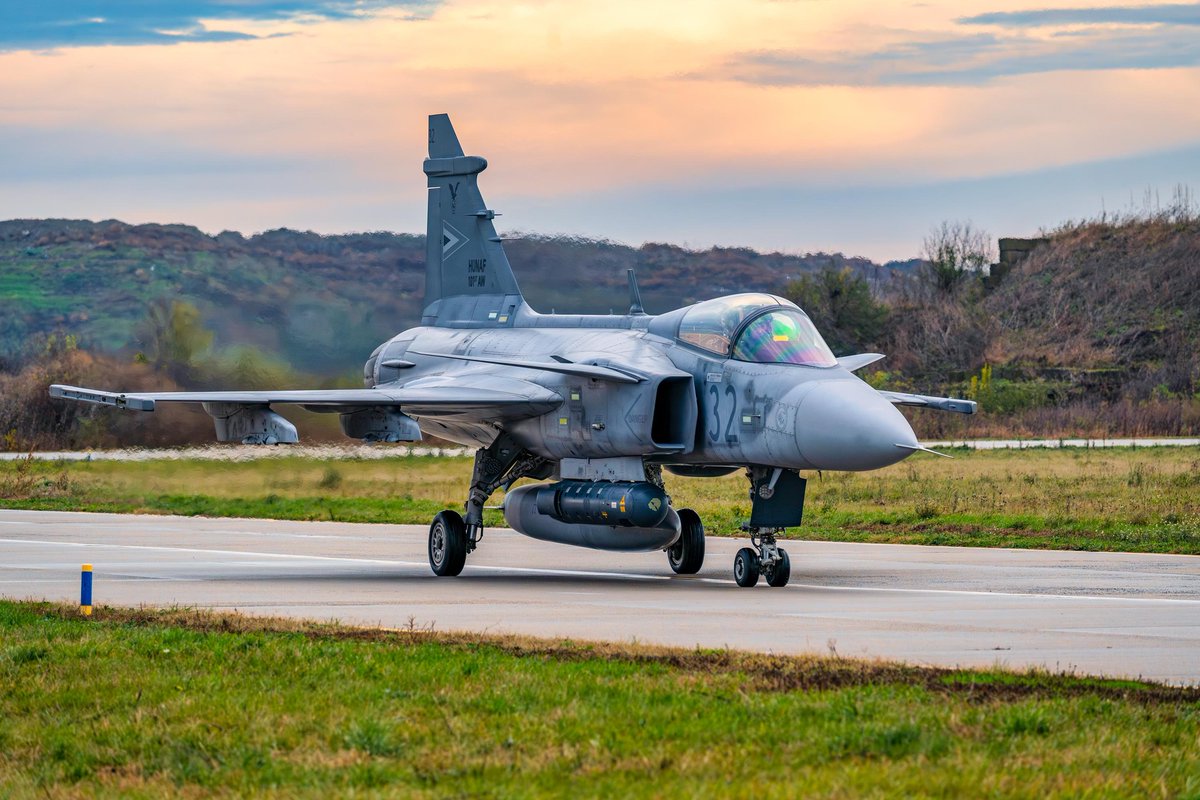 🇨🇿 Air Base at Čáslav will host exercise Lion Effort that brings together #NATO members 🇸🇪🇭🇺🇨🇿 that operate JAS-39 Gripen fighter 🇩🇪 Eurofighter & 🇵🇱 F-16 & A-330 MRTT will support the exercise through Ramstein Guard Read more: ac.nato.int/archive/2024/f… #WeAreNATO