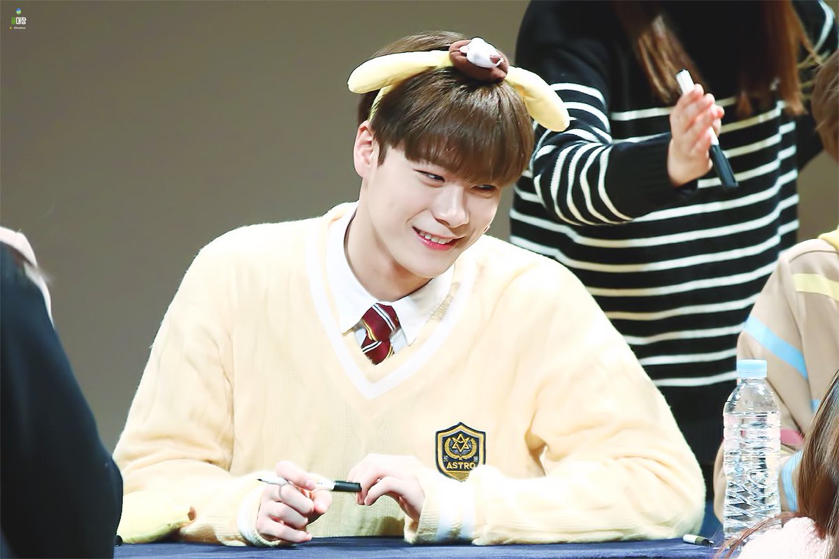 98_themoon's tweet image. 망망!! 
고백빈