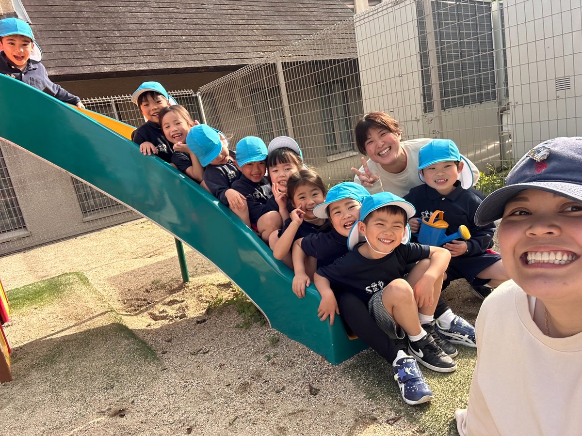 天気のいい日の外遊び！
#preschool #outdoors #outdoorplay #playground #外遊び #五月晴れ #園庭 #外遊び #京都 #kyoto #入園説明会 #英語保育 #英語教育 #幼児英語 #教育 #みんなで