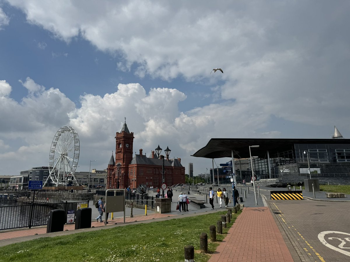 A day well spent in #Cardiff yesterday with rich conversations about how to turn the tide of #homelessness in Wales 🏴󠁧󠁢󠁷󠁬󠁳󠁿 and a very delicious Welsh rarebit lunch 👌🏽with thanks to Sian Aldridge from @TheWallich