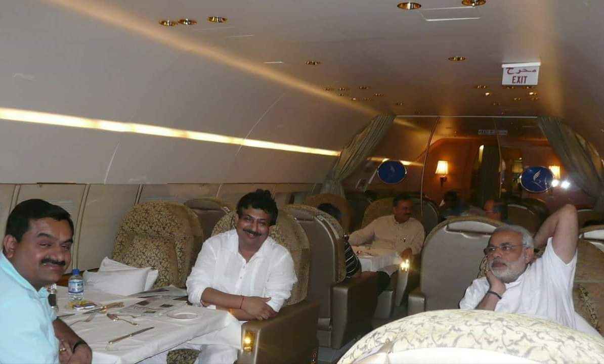 @narendramodi Shehzada going to Arab country in a Private charter flight with Adani. When I shared this photo, Shehzada asked his friend to immediately delete this photo from his website. #PollHumour