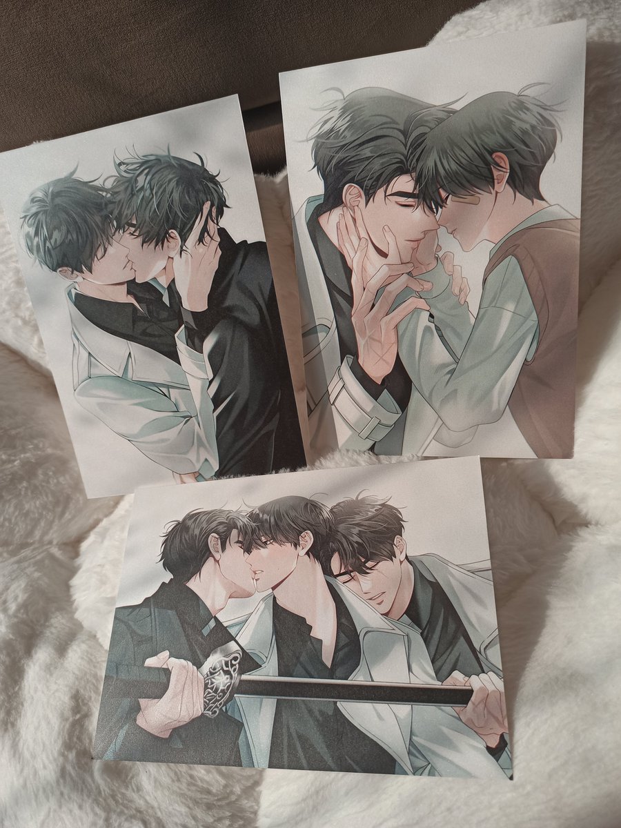 New jd/spod prints are ready for cf18 and doujima 🖤🤍🥹