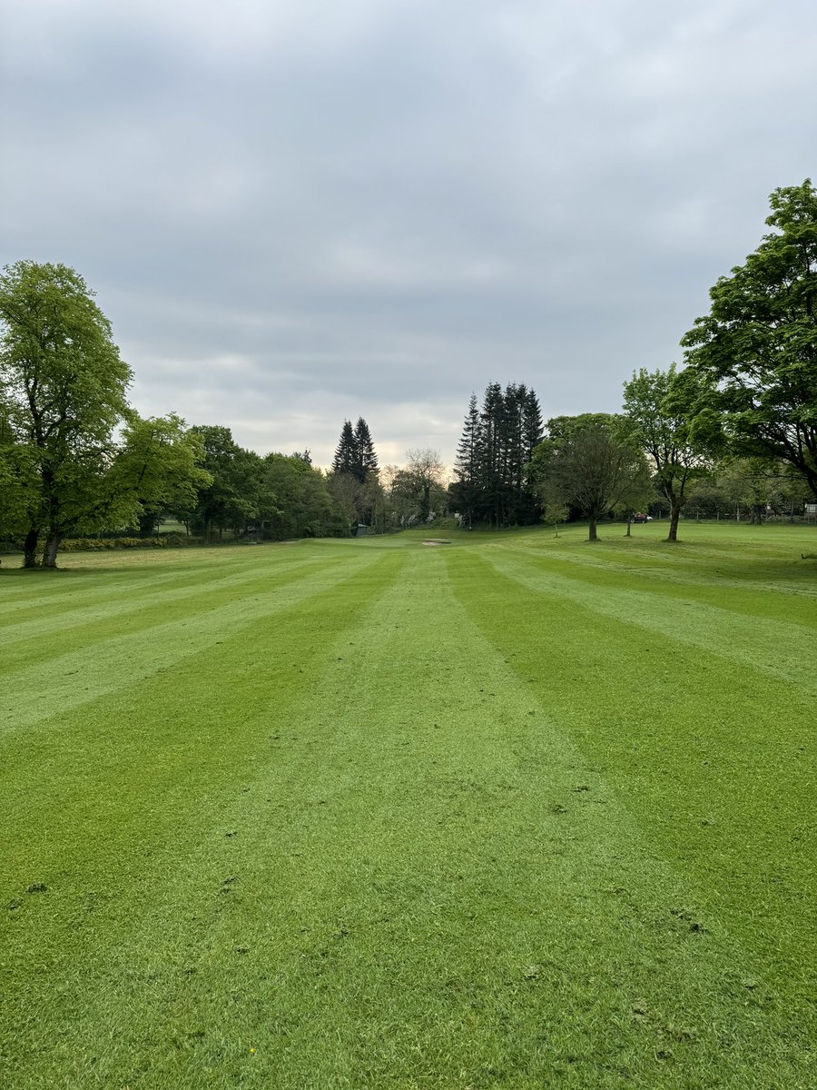 Dream team doing what they do best striping up the triangle this morning! ⛳️🔥🏌️‍♂️ #linkgolfuk #golfmates #golfers #golfcourse