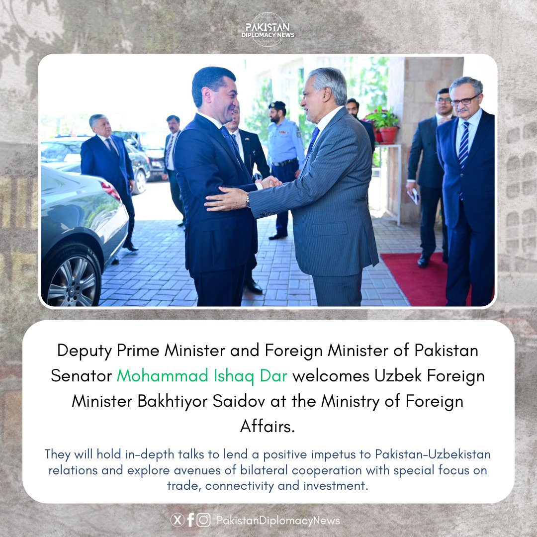 pakdiplomacy's tweet photo. Deputy Prime Minister and Foreign Minister of Pakistan Senator Mohammad Ishaq Dar welcomes Uzbek Foreign Minister Bakhtiyor Saidov at the Ministry of Foreign Affairs. @MIshaqDar50 @ForeignOfficePk #PakUzbekRelations #Uzbekistan #Pakistan https://t.co/wmZ2XDAOpl