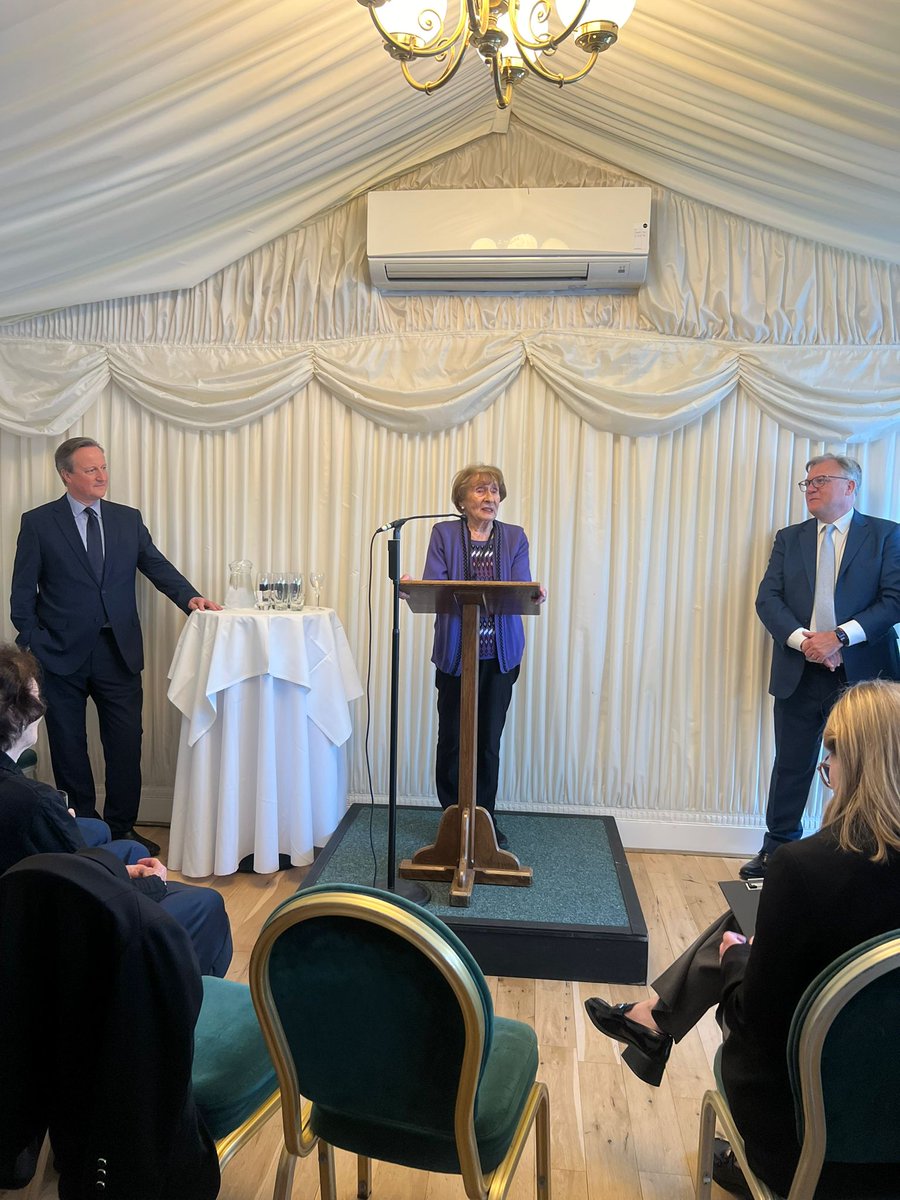 Pleasure to host @HolocaustUK in Parliament yesterday for Yom Hashoah and hear from Holocaust Survivor Susan Pollock, alongside @David_Cameron @EricPickles @LordIanAustin @lisanandy @edballs @BobBlackman. It was important to reinstate the cross-party commitment to build the…