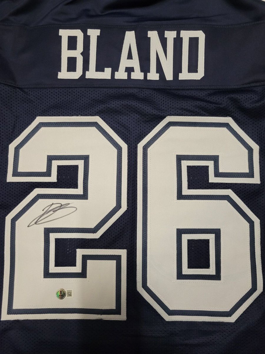 Daron Bland Signed Dallas Blue Football Jersey (BECKETT): Vendor: rochestersports
 Type: 
 Price: 159.99   
 
 Daron Bland Signed Dallas Blue Football Jersey (BECKETT) 📌 shrsl.com/4fuj5 📌 #MemorabiliaCollector #CollectingAll #CardShow #TradingCards #CardAuction