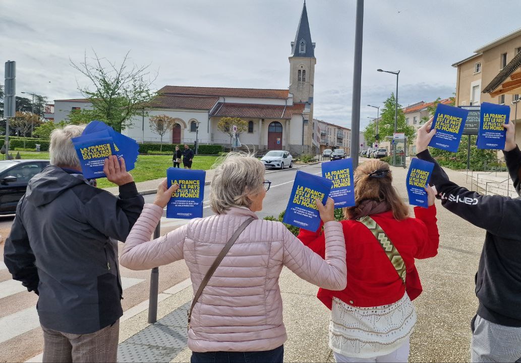 🧾l À #MarcyLÉtoile, nos militants sont à vos côtés pour rappeler qu'à partir de chaque 16 du mois, vous ne travaillez plus pour vous, mais pour l'État et les impôts que vous lui devez.
Votre pouvoir d'achat a été littéralement détruit, pour autrui.
#VotezMarion
#Européennes2024