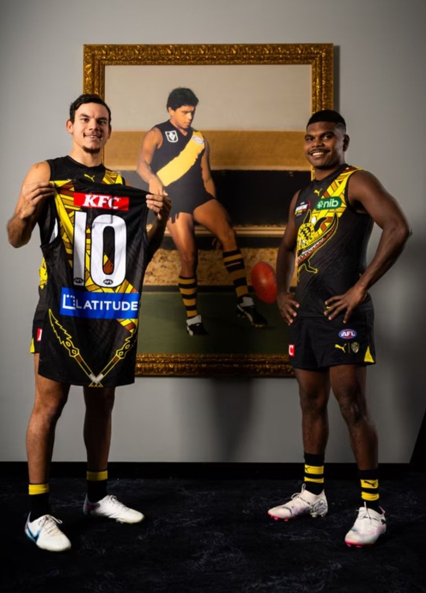 awesome jumper, wonderful pic🐯🐯🐯  #gotiges