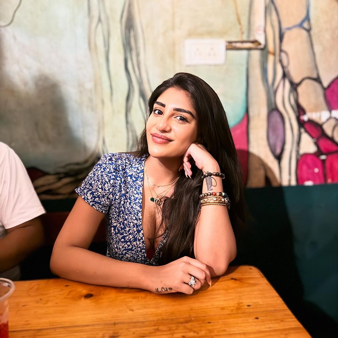 GNCwn24a4AAEsGi?format=jpg&name=medium