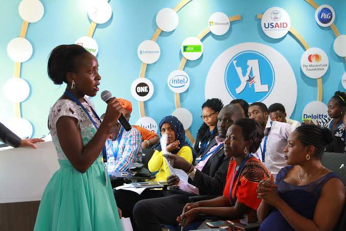 Are you always looking for ways to improve yourself. Join the @YALINetwork, a free online community where young African leaders can learn how to improve themselves and their communities. Sign up here with me. yali.state.gov/network/