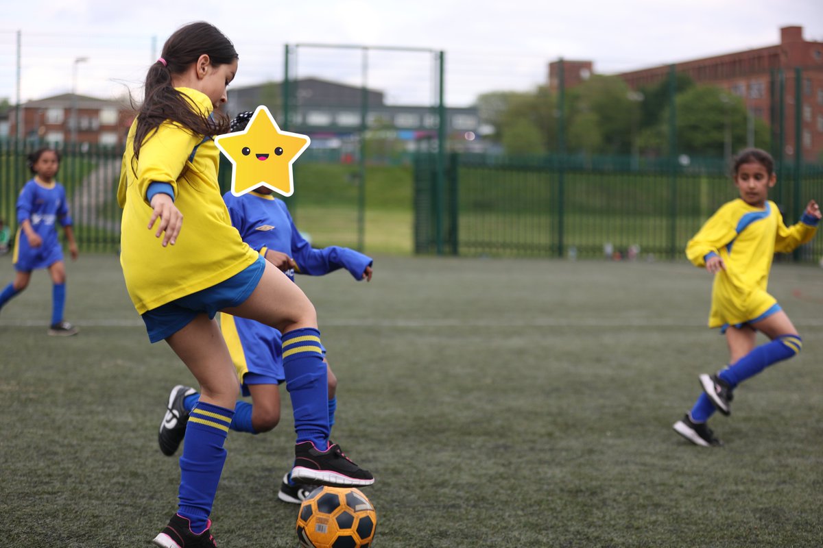 Yesterday, it was the girls turn! The year 3&4 girls football team had a fantastic afternoon at the first half of the @OACoaching girls football competition. Bring on next week! 💪⚽️ #LetGirlsPlay #TogetherWeCanAchieve