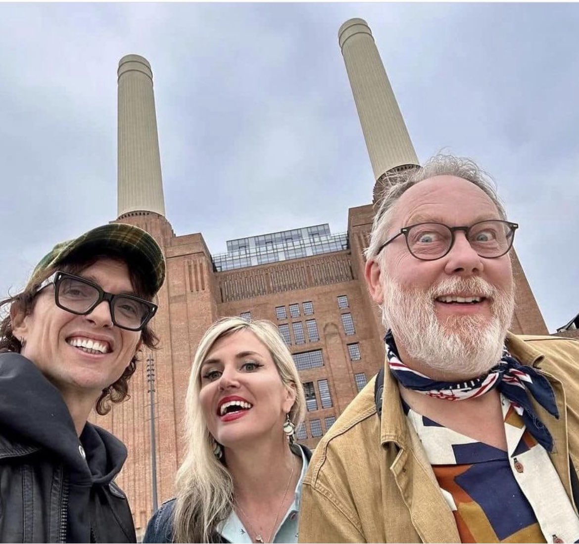 nancy_sorrell's tweet image. Painting Birds, series 2 starts today on Sky arts and Freeview at 9pm. First show features peregrine falcons in London with @Justinhawkins and @maryamccartney
#paintingbirdswithjimandnancymoir
@RocioC
@JamesMoir10