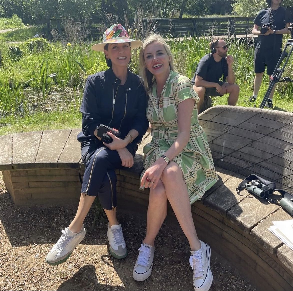 nancy_sorrell's tweet image. Painting Birds, series 2 starts today on Sky arts and Freeview at 9pm. First show features peregrine falcons in London with @Justinhawkins and @maryamccartney
#paintingbirdswithjimandnancymoir
@RocioC
@JamesMoir10
