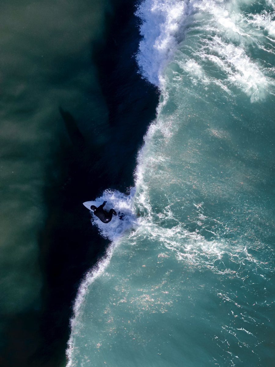 Congratulations to Scott Fisher for being selected as this week's #APPicoftheWeek with this drone image of a surfer, 'Shades Of Surfing'! @thispicture_com amateurphotographer.com/latest/article…