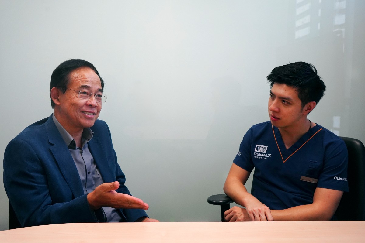 Dr Wharton Chan, a Class of 2025 MD-PhD student at #DukeNUS, was so inspired by Prof Wang Linfa's groundbreaking work in bat #biology that he reached out to request to work with him as a #PhD candidate. Read more: duke-nus.edu.sg/medicus/2024-i… #DukeNUSMEDICUS #mentors @linfa_wang