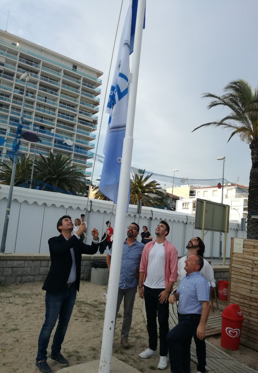 🏖️ Les tres platges del Vendrell -Coma-ruga, Sant Salvador i el Francàs- recuperen la Bandera Blava Relació de platges amb Bandera Blava 2024 👇 tuit.cat/1wM82 (Font: @Bandera_Azul ) #elV #Platges #BanderaBlava