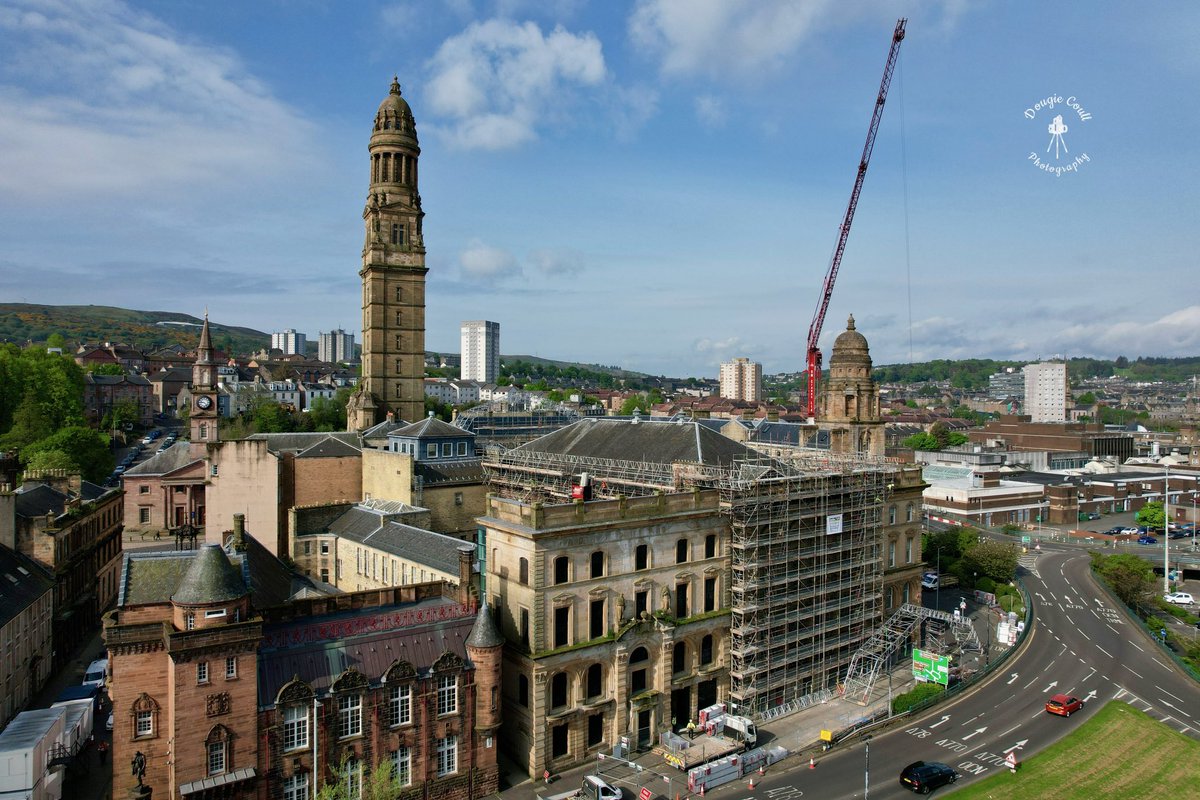 Day two of Greenock Town Hall roof replacement works. #inverclyde #inverclydedistrictcouncil #crane #roof #greenockmunicipalbuildings #roofwork