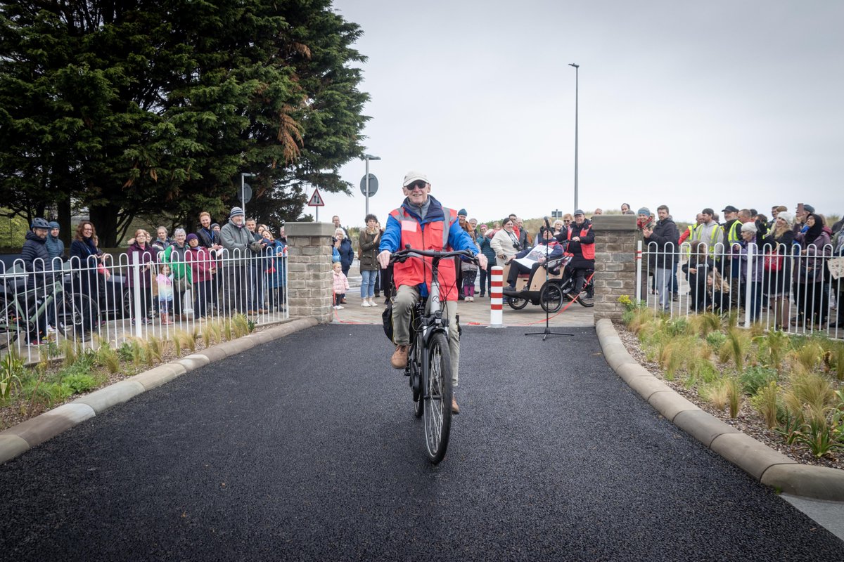 'When we make walking, wheeling and cycling easier, everyone benefits.' The new £18m path from Broughty Ferry to Monifeith is now open, allowing more people to stay active and leave the car at home! 🚶‍♀️👩‍🦽🚴‍♂️ Read more here 👉 buff.ly/3ybQYdb