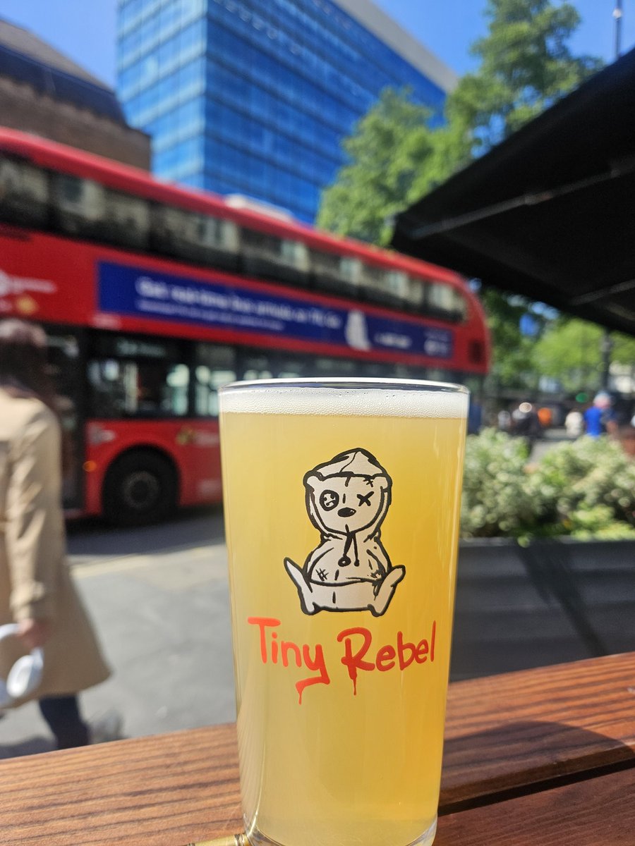 Join us for a pint (or two) and let's cheers to making it halfway through the week! 🍻
<a href="/tinyrebelbrewco/">Tiny Rebel</a> <a href="/JackHornerPub/">The Jack Horner</a> 
#tinyrebel #fullers #HumpDay