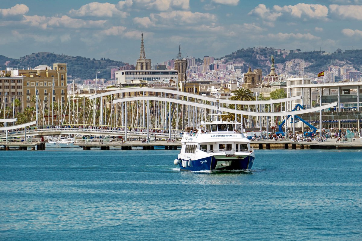 Barcelona ❤️
Port Vell 
#Barcelona #PortVell #lasgolondrinas #cruise #seascape #Mediterranean #travelphotography 
📷#PanasonicLumix 
Good Afternoon Friends!!