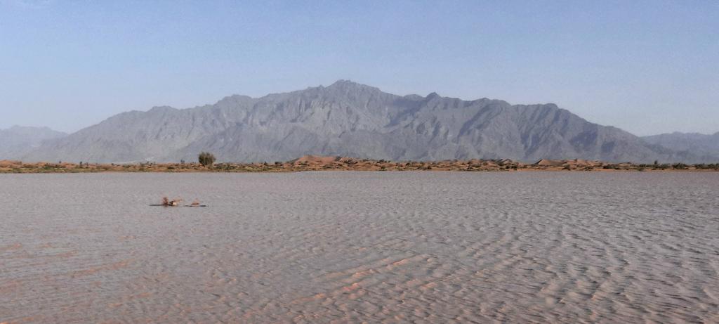 Natural muddy Lake and Rasko mountain of Balochistan #myphotography #landscapephotography #mobilephotography @mqakhokhar @PakistanJannatt @Pakistaninpics @