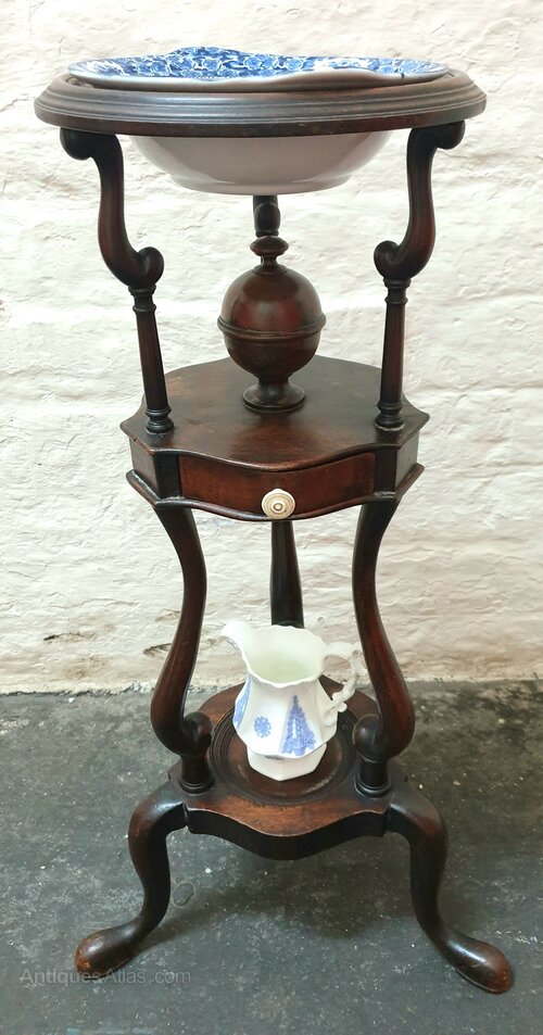 18th century mahogany tripod wash stand...antiques-atlas.com/carltonfineart…  #antiques #antique #18thcentury #mahogany #furniture #Homedecoration #washstand