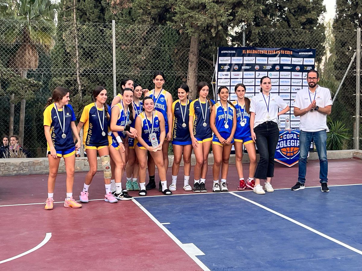 Los equipos Junior masculino y femenino se proclaman campeón y subcampeón de la Copa Colegial de Málaga 🏫🏆🏀

🔗 Más info en la web de Novaschool Añoreta: anoreta.novaschool.es/copa-colegial-…

💙💛 #GoNovaschool #ClubDeportivo #Sportforlife