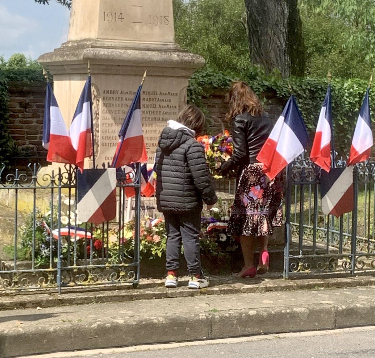 Le totalitarisme peut changer de nom, de visage, mais il a toujours le même but : abattre la démocratie. J’étais présente ce matin à #Montgeard dans le #Lauragais pour la cérémonie du #8mai commémorant la capitulation de l’Allemagne nazie lors de la Seconde Guerre mondiale. J’ai…