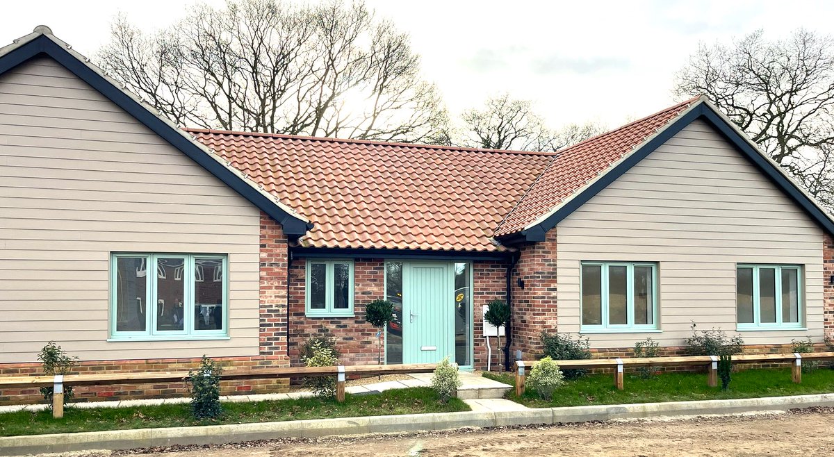 Some recent installations in non-standard colours.
We stock profiles in black, anthracite grey and white - but we can manufacture in any RAL colour, just to give you some more options!
Message for more info or advice 🙂
#frontdoors #aluminiumbifolds #glazingnorfolk #windows