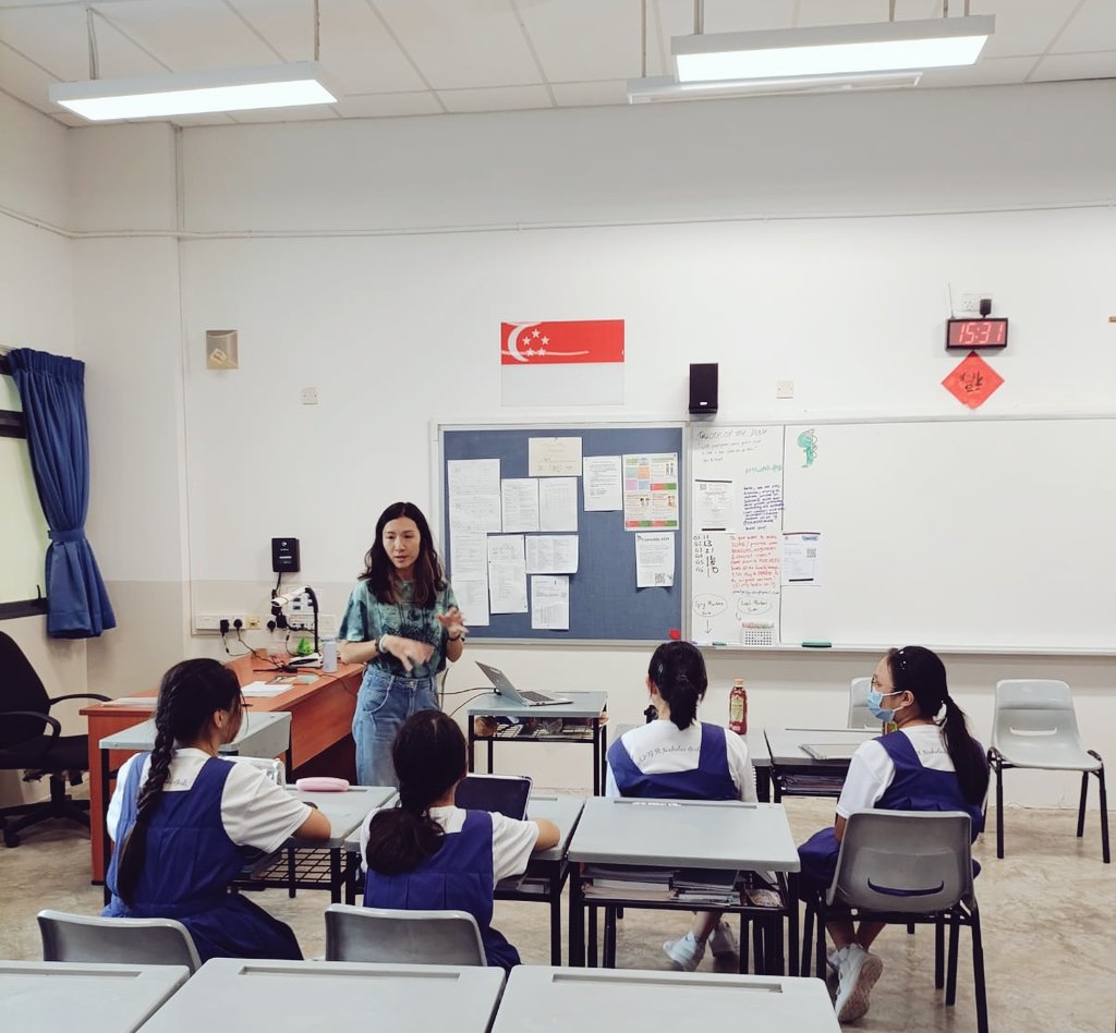 EstherVincentXM's tweet photo. Happy to be back at CHIJ St Nick's in a different capacity today, running a creative writing poetry workshop on #ecopoetry
#creativewriting #poetry #poetryworkshop #sglit #sgpoetry #ecolit #environmental https://t.co/CEvOm2nDVH